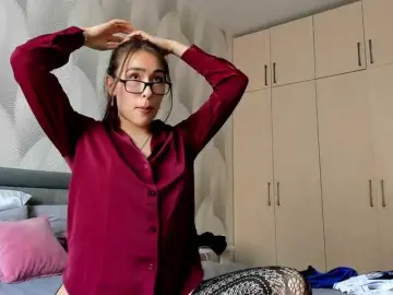 Bambiiiii  live sex cam