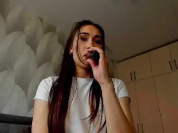 Bambiiiii  live sex cam