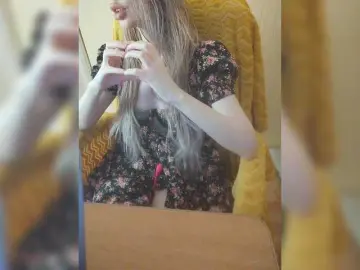 Alexi12  live sex cam