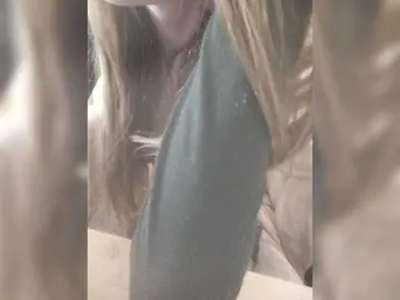 Alexi12  live sex cam