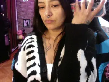 AngelaQueen  live sex cam