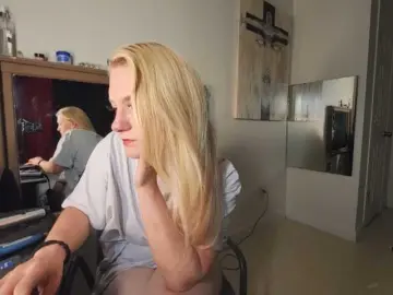 BellaTeall  live sex cam
