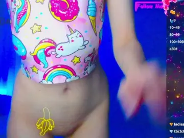 Emelicristal  live sex cam