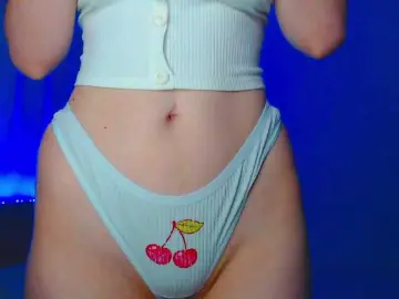 Emelicristal  live sex cam