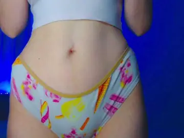 Emelicristal  live sex cam