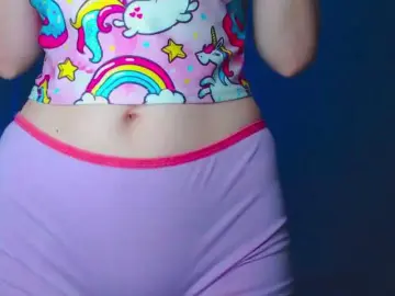 Emelicristal  live sex cam
