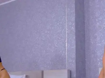 EmmaXXXQueen  live sex cam