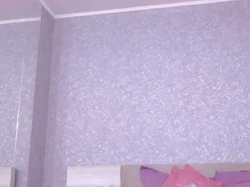 EmmaXXXQueen  live sex cam