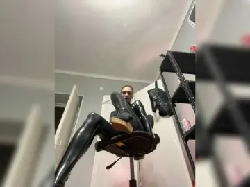 Liv4U-1  live sex cam