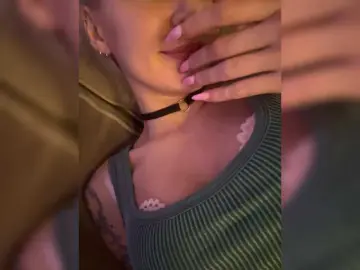 Milena7774  live sex cam