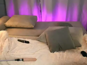 Britneyfox  live sex cam