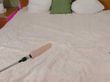 Britneyfox  live sex cam