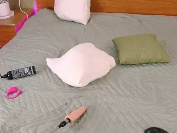 Britneyfox  live sex cam