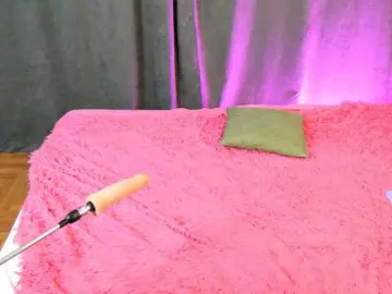 Britneyfox  live sex cam