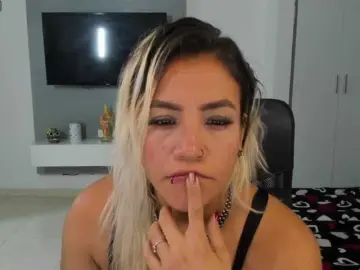 Luckyjok  live sex cam