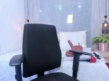 Eva-milfxxx  live sex cam