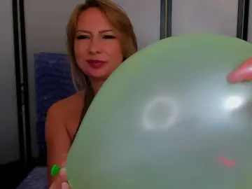 LatoyaSensual  live sex cam