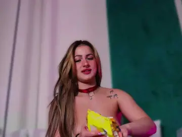 LucyLexton  live sex cam