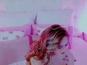 LucyLexton  live sex cam