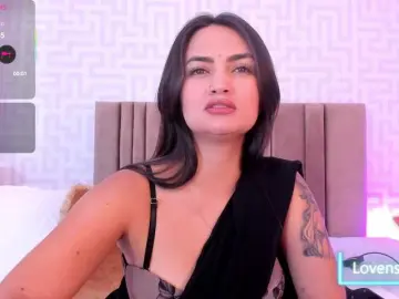 Anany-  live sex cam