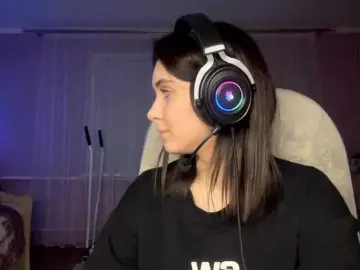 CANDY-LIPS-GIRL  live sex cam