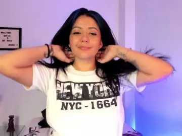 Lauratoro  live sex cam