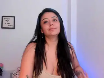 Lauratoro  live sex cam