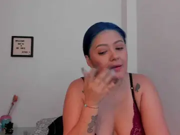 Lauratoro  live sex cam