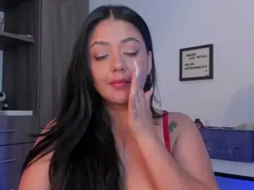 Lauratoro  live sex cam