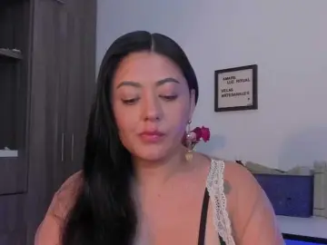 Lauratoro  live sex cam