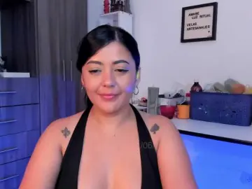 Lauratoro  live sex cam