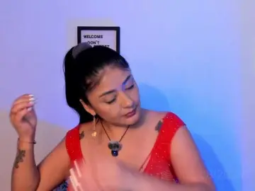 Lauratoro  live sex cam