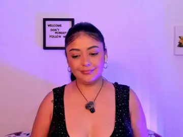 Lauratoro  live sex cam