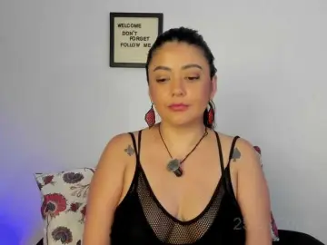 Lauratoro  live sex cam
