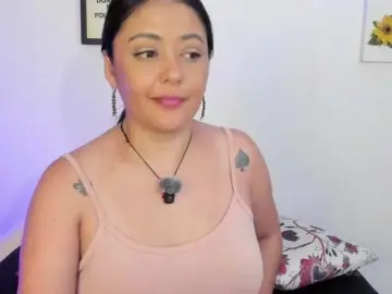 Lauratoro  live sex cam