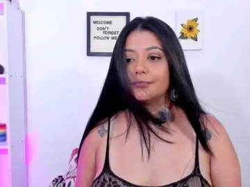 Lauratoro  live sex cam