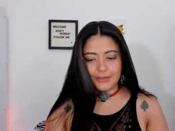 Lauratoro  live sex cam