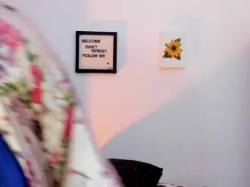 Lauratoro  live sex cam