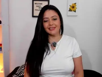 Lauratoro  live sex cam
