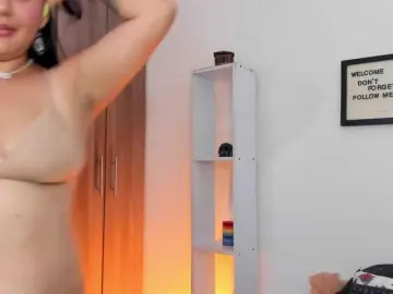 Lauratoro  live sex cam