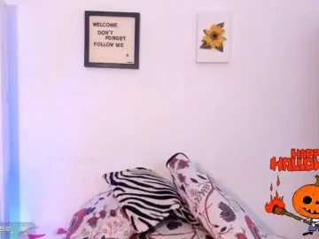 Lauratoro  live sex cam