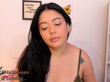 Lauratoro  live sex cam