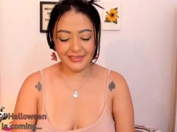 Lauratoro  live sex cam