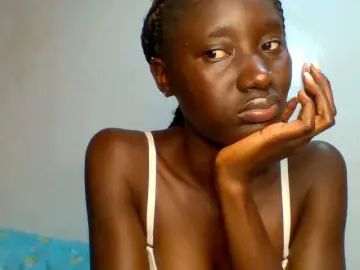 SexyLucia5  live sex cam