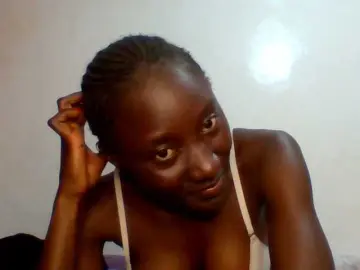 SexyLucia5  live sex cam