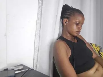 Petittegoddess254  live sex cam