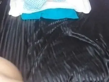Petittegoddess254  live sex cam