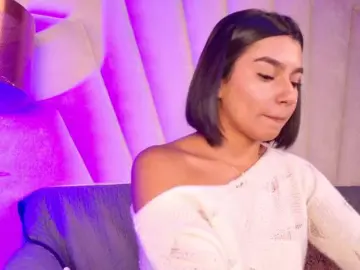 Alyssa-Ray  live sex cam