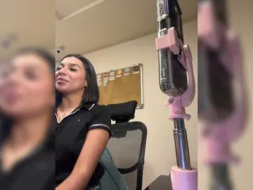 Alyssa-Ray  live sex cam