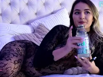 AniaKarenina  live sex cam